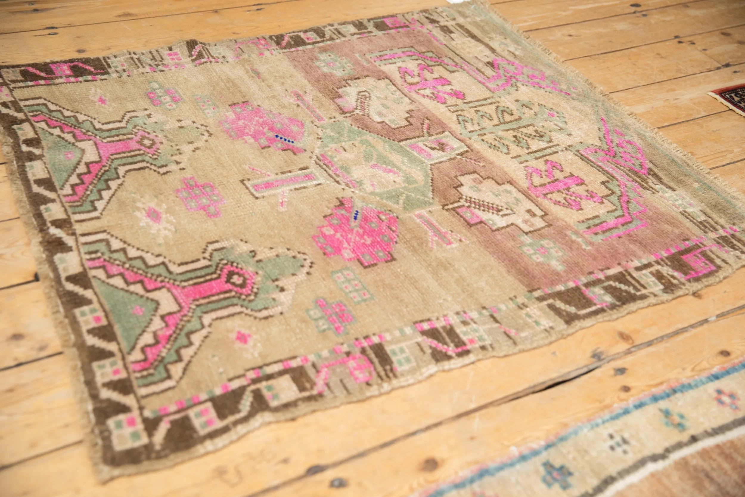3x3.5 Vintage Distressed Kars Square Rug