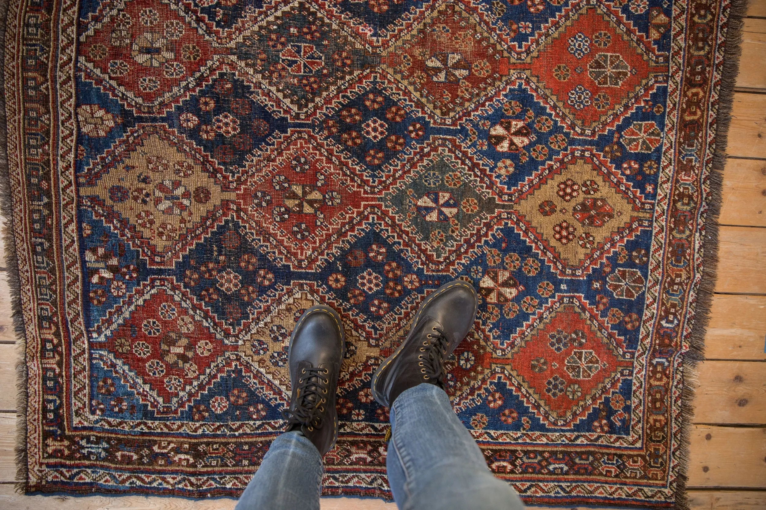 4x4.5 Antique Qashqai Square Rug