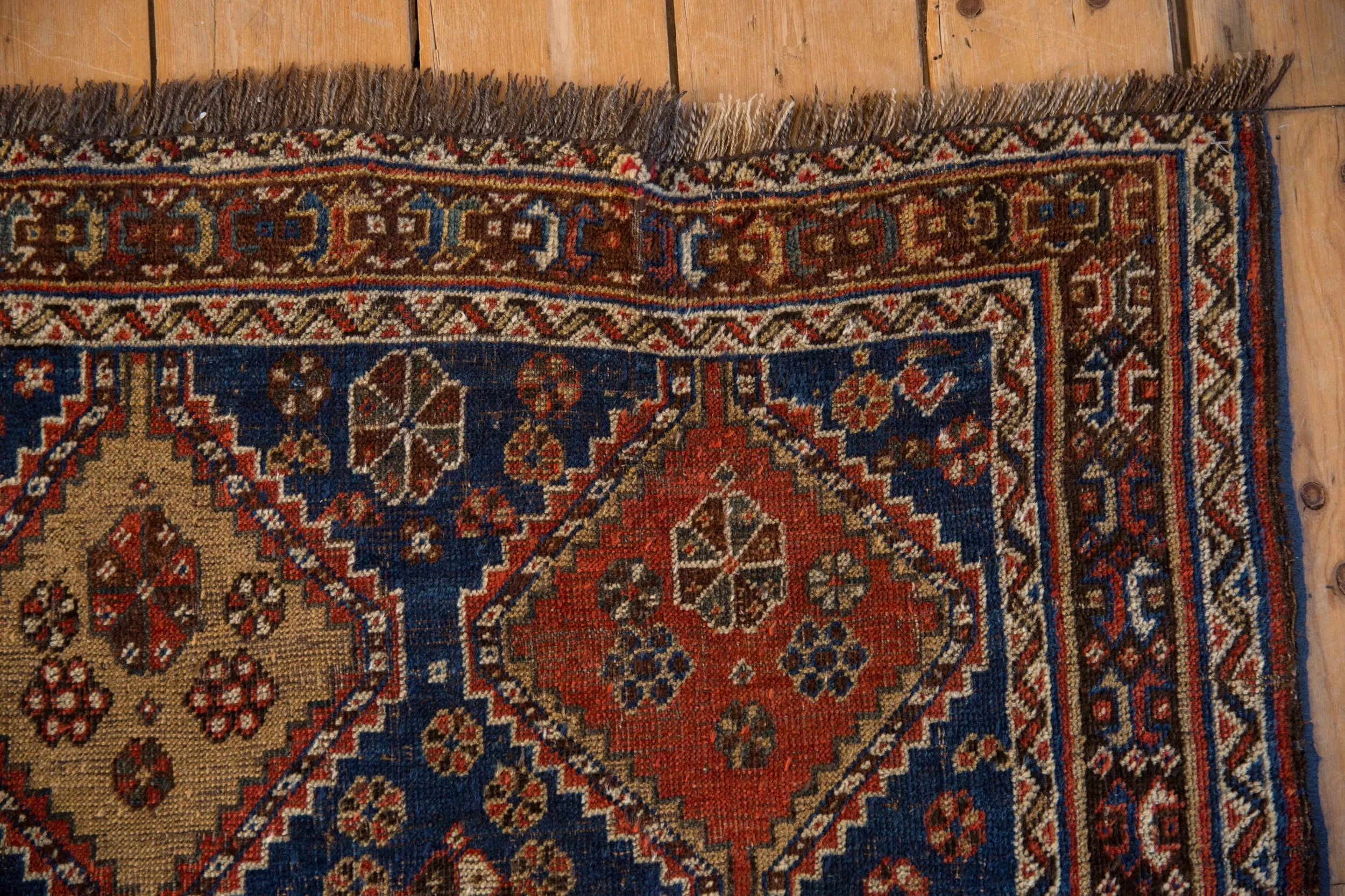 4x4.5 Antique Qashqai Square Rug