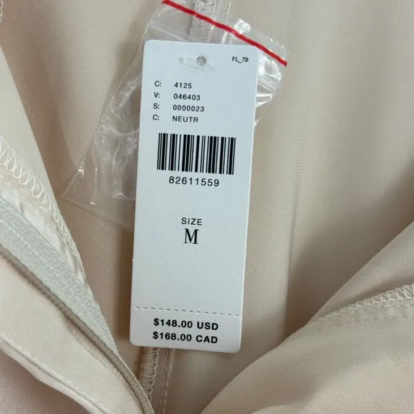 Anthropologie Hutch Women’s Size Medium Neutral Beige Pleated Utility Shorts NWT