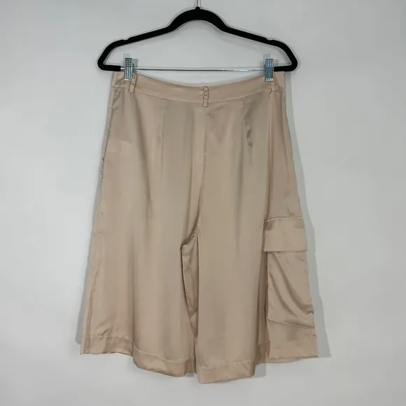 Anthropologie Hutch Women’s Size Medium Neutral Beige Pleated Utility Shorts NWT