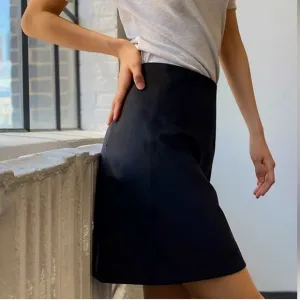 BABATON | NWT! $110 Aritzia Hopper Suede A-line Mini Skirt in Black, Size 4