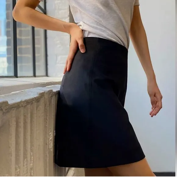 BABATON | NWT! $110 Aritzia Hopper Suede A-line Mini Skirt in Black, Size 4