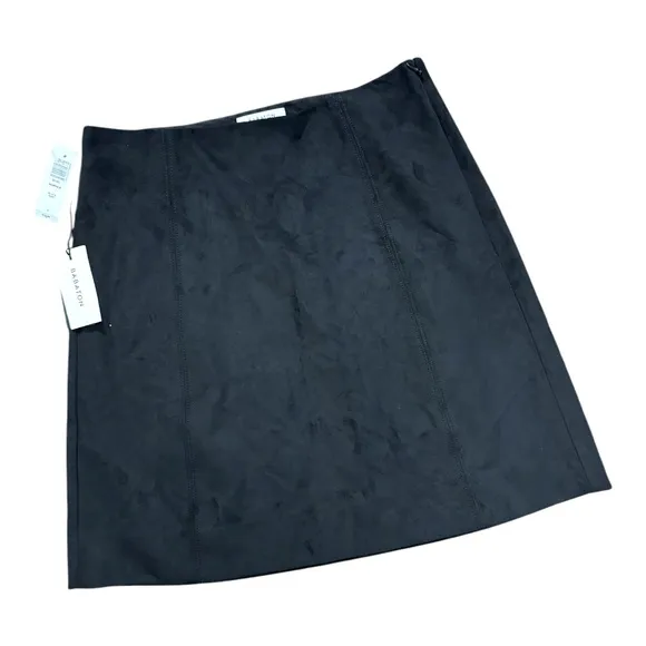 BABATON | NWT! $110 Aritzia Hopper Suede A-line Mini Skirt in Black, Size 4
