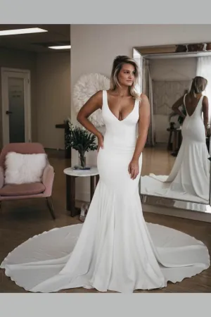 Chic V-neckline Mermaid Wedding Dress with Long Train