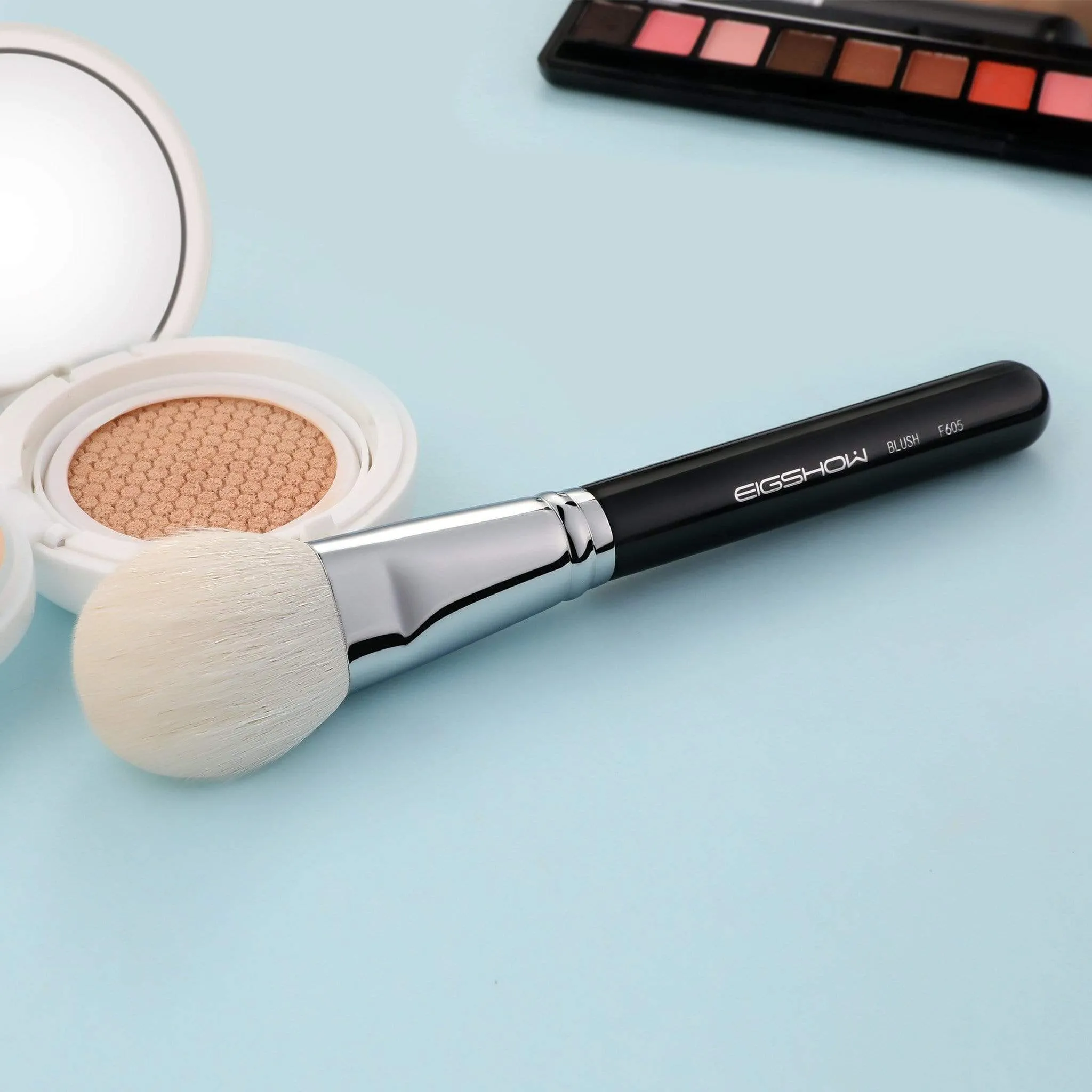 F605 - BLUSH BRUSH