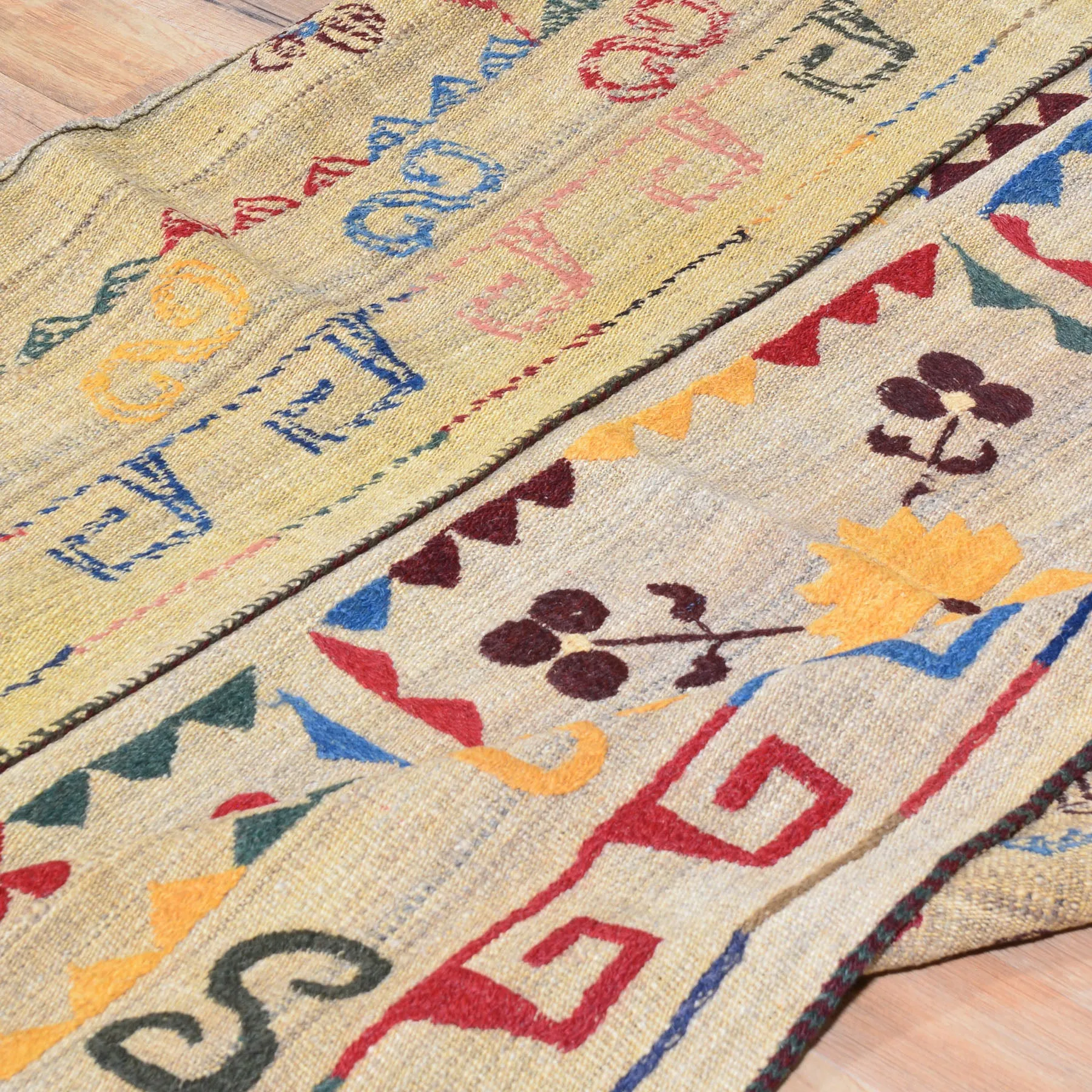 Hand-Woven Suszani Afghan Floral Handmade Wool Flatweave Rug (Size 4.6 X 6.1) Cwral-1059