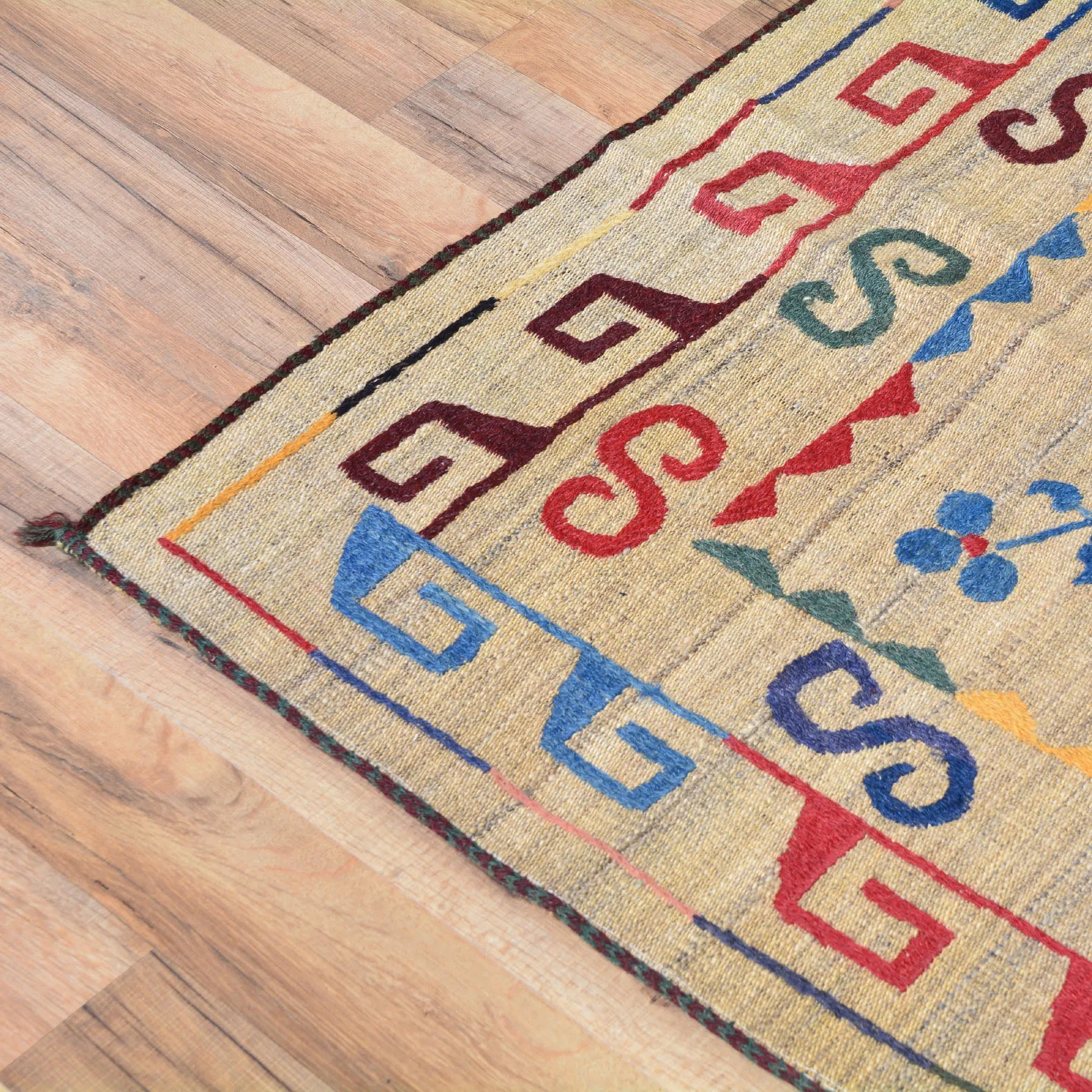 Hand-Woven Suszani Afghan Floral Handmade Wool Flatweave Rug (Size 4.6 X 6.1) Cwral-1059