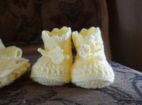 Light Yellow, Crochet  Boy or Girl Romper outfit set