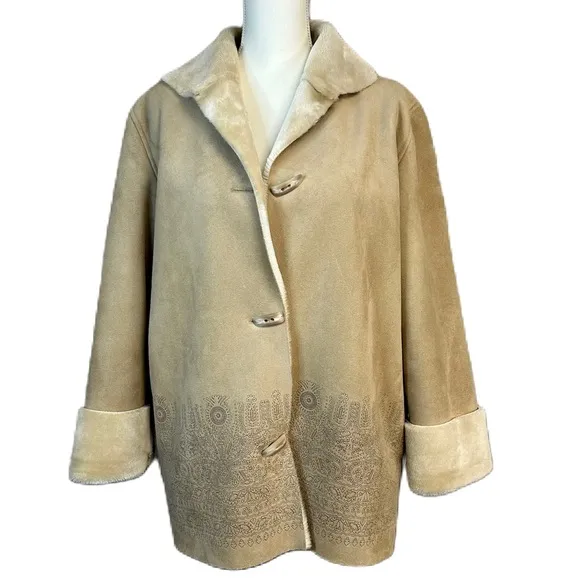 Liz Claiborne Faux Suede Jacket Coat Size M Buttons Sherpa Lined Pockets Classic