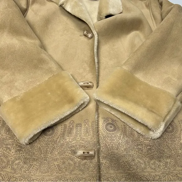 Liz Claiborne Faux Suede Jacket Coat Size M Buttons Sherpa Lined Pockets Classic
