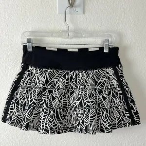 Lululemon Pace Rival Skirt Skort Size 6 Black White Leaves Angel Wing HTF