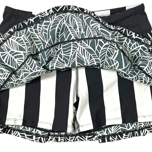 Lululemon Pace Rival Skirt Skort Size 6 Black White Leaves Angel Wing HTF