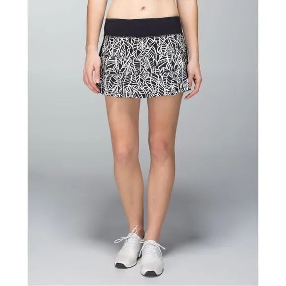 Lululemon Pace Rival Skirt Skort Size 6 Black White Leaves Angel Wing HTF