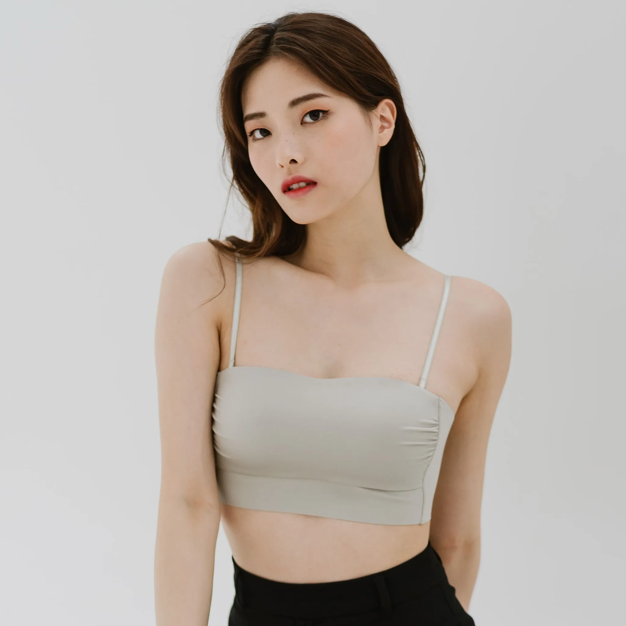 Minimalist Chic! Ruched Lightly-Lined Seamless Midi Strapless Wireless Bra in Hojicha Latte