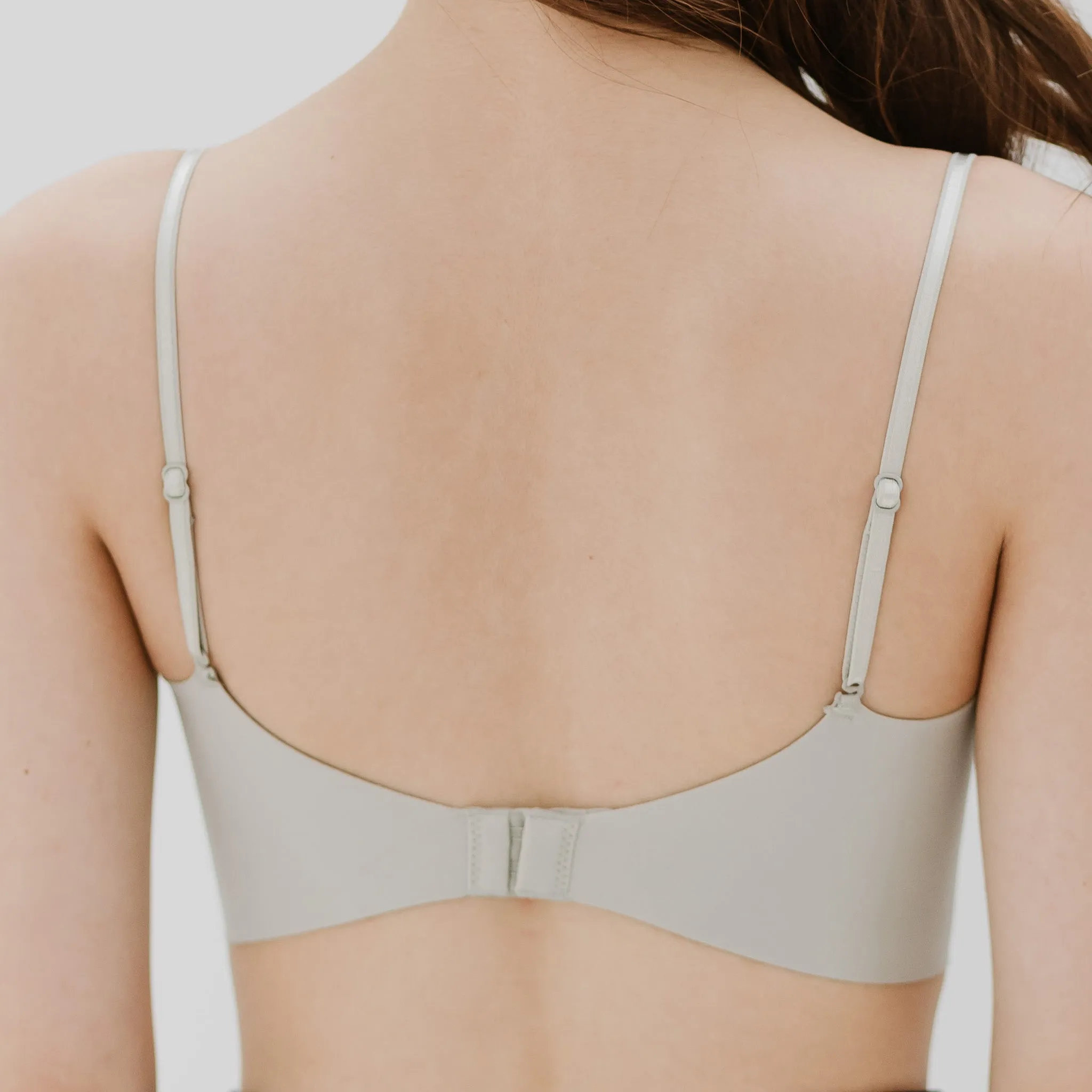 Minimalist Chic! Ruched Lightly-Lined Seamless Midi Strapless Wireless Bra in Hojicha Latte