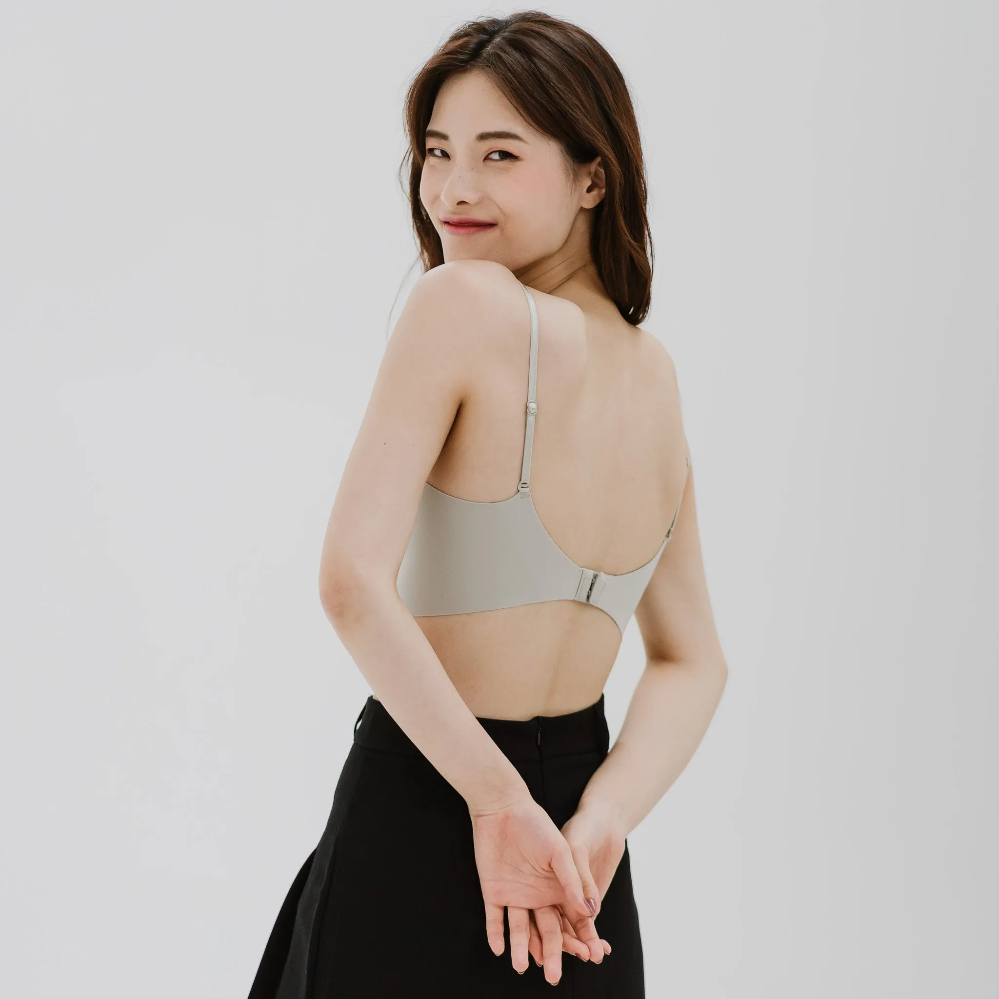 Minimalist Chic! Ruched Lightly-Lined Seamless Midi Strapless Wireless Bra in Hojicha Latte
