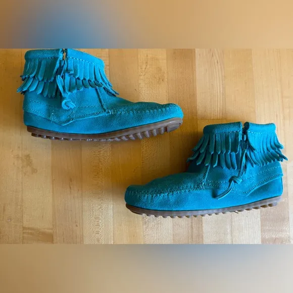 MINNETONKA 'Double Fringe' Side Zip Western Boots Turquoise Girls Size 1 *EUC*