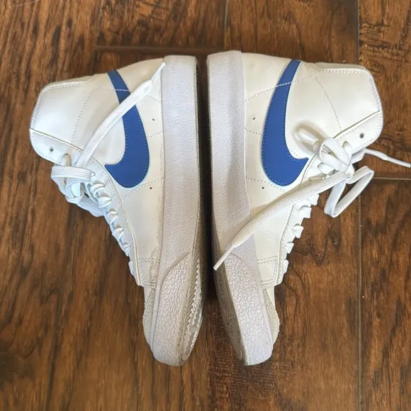 Nike Blazer Mid 77, size youth 5.5