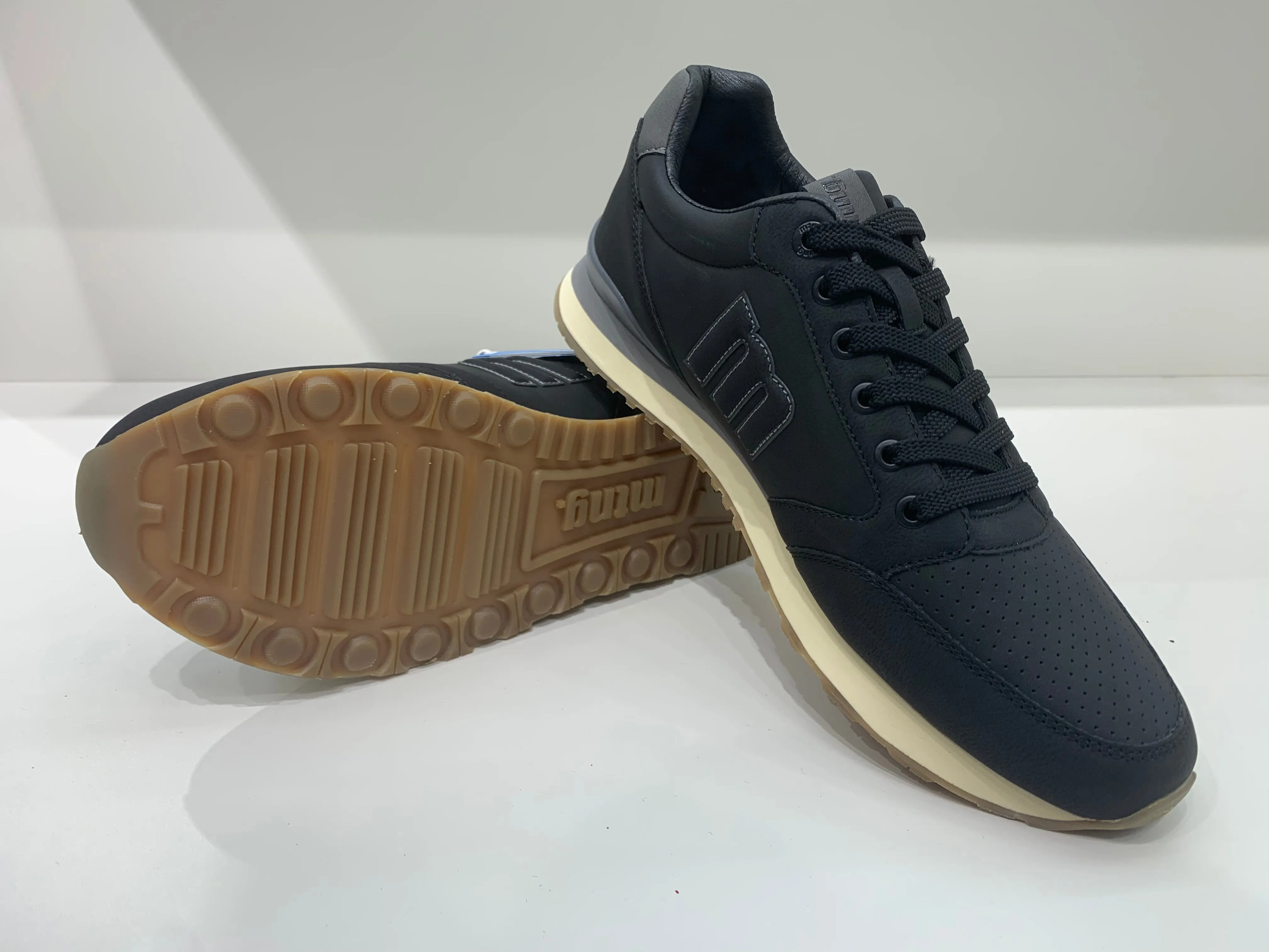 NOMAD BLACK